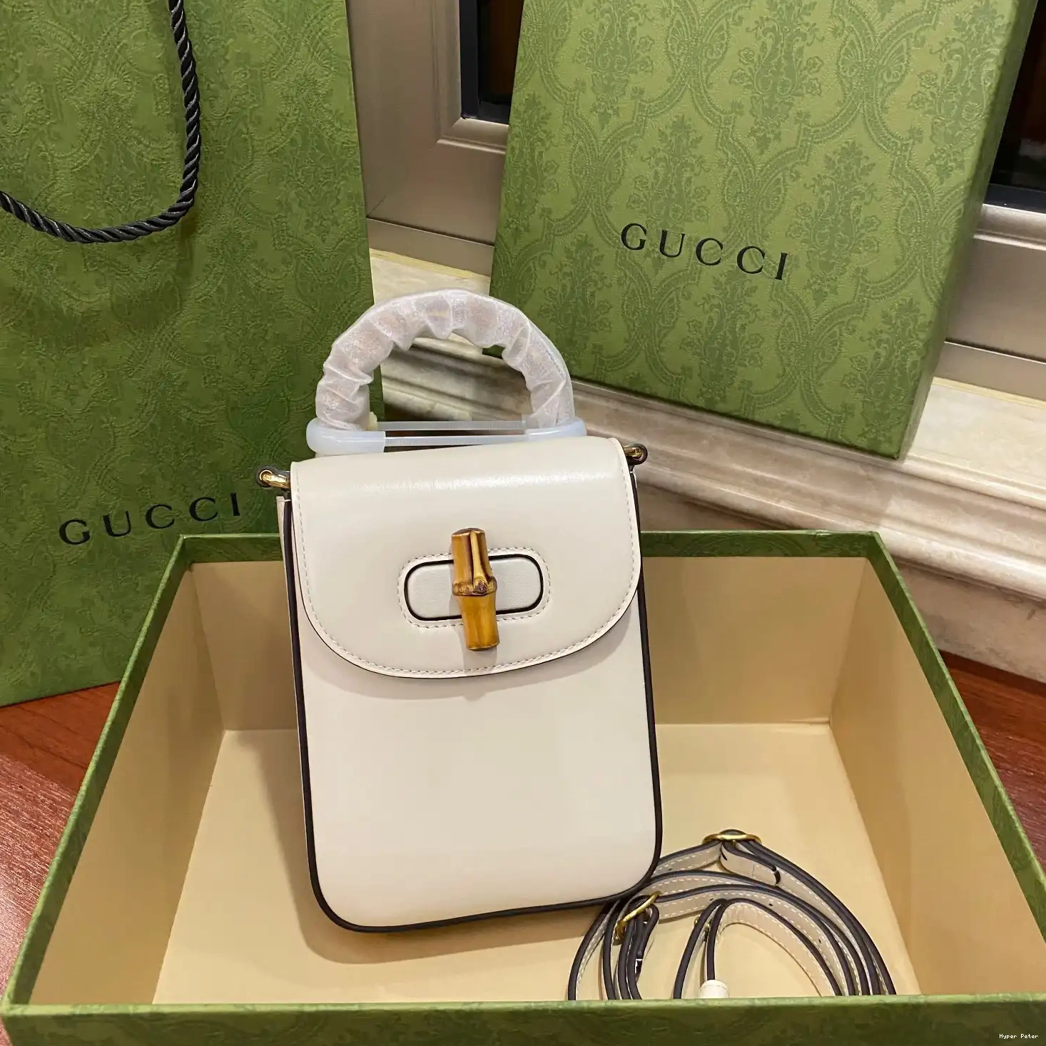 Hyperpeter Gucci mini Bamboo handbag 0621